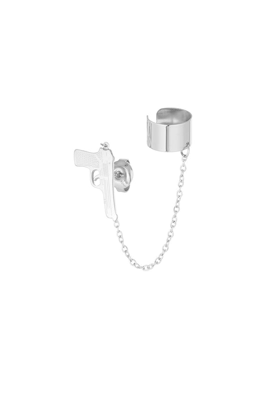 Zilveren ear cuff met pistool en ketting – stainless steel statement oorbel – Krokomingo