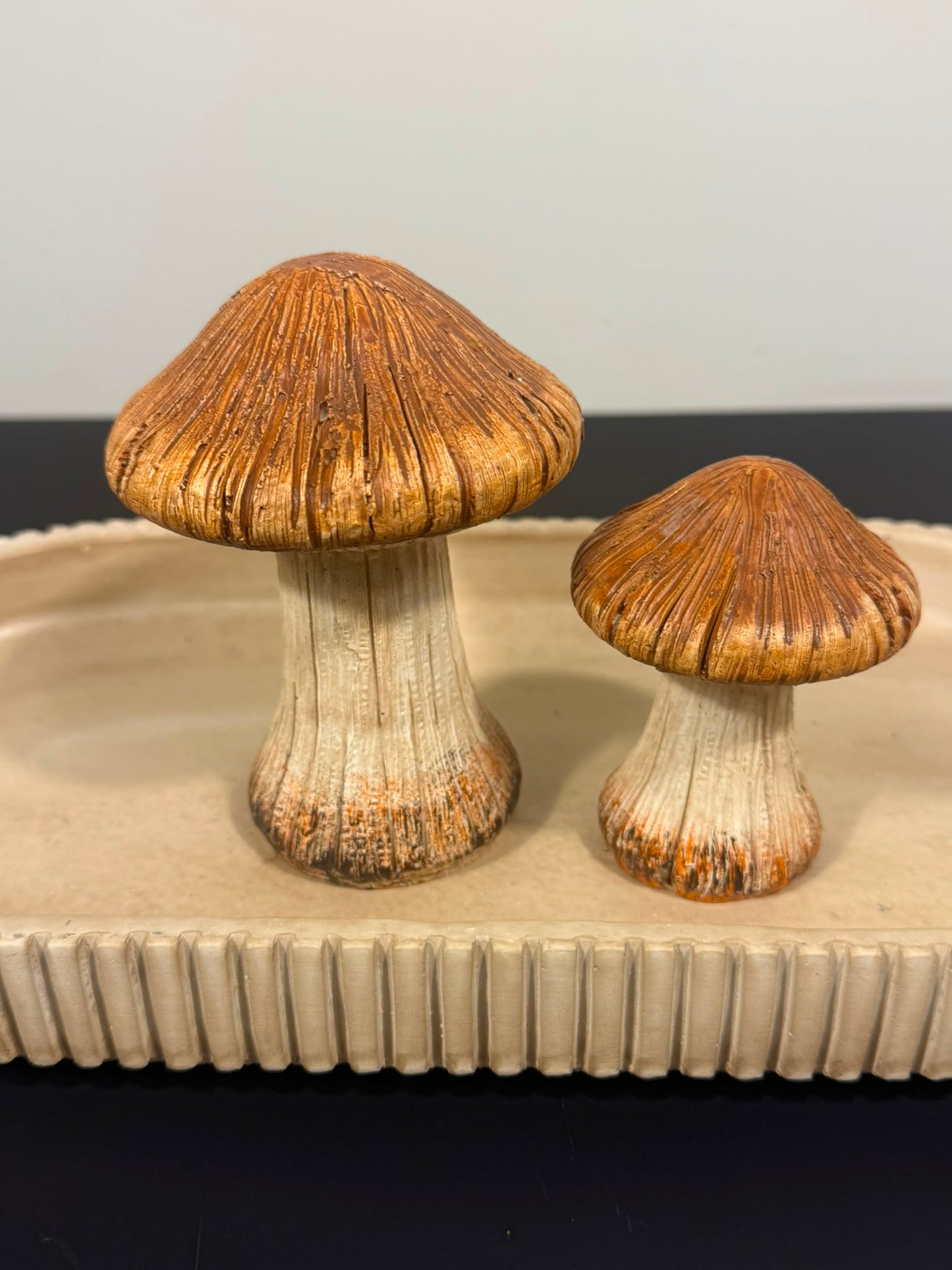 Decoratieve paddenstoelen bruin set van 2 van 9 en 12 cm voor herfstdecoratie