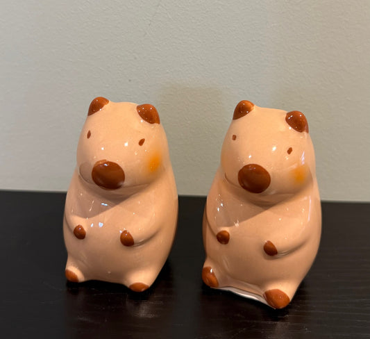 Keramiek peper- en zoutstel in de vorm van capibara’s – set van 2 – lichtbruin met bruine details