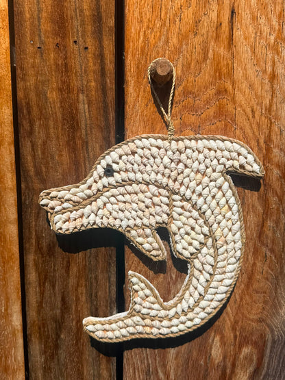 Dolfijn Wanddecoratie met Trompetschelpen – Handgemaakt Bali – 20 x 22 cm