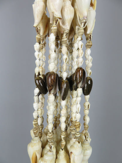Gordon Gangdon – lange schelpenhanger uit Indonesië – 110 cm