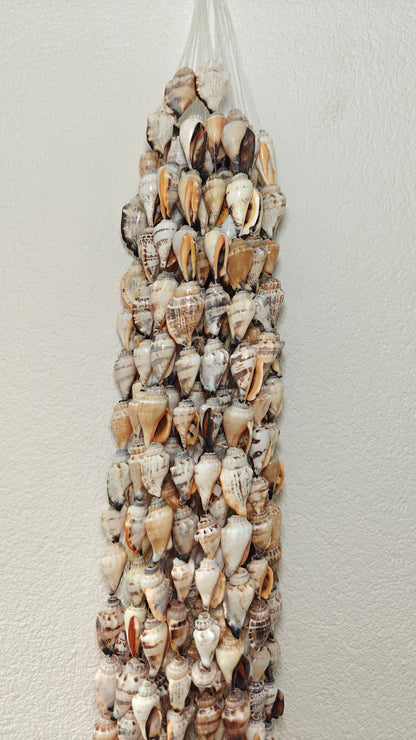 Gordon Percing – lange schelpenhanger uit Indonesië – 120 cm