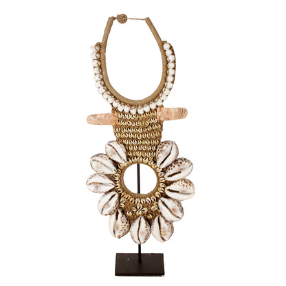 Handgemaakte Schelpenketting op Standaard – Indonesië – 59 cm