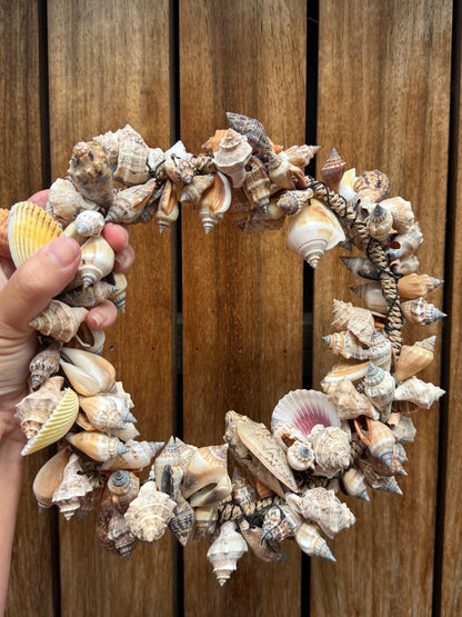 Handgemaakte Schelpenkrans Bali – Natuurlijke Schelpen – 28 cm