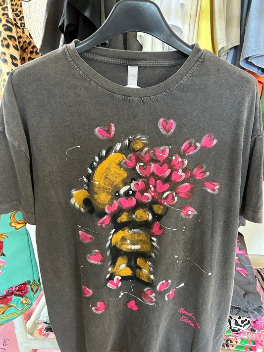 Grijs T-shirt met handgemaakte print van beertje en roze hartjes