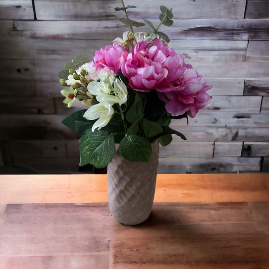 Roze Vaas met Kunstbloemen – Lichtroze of Donkerroze