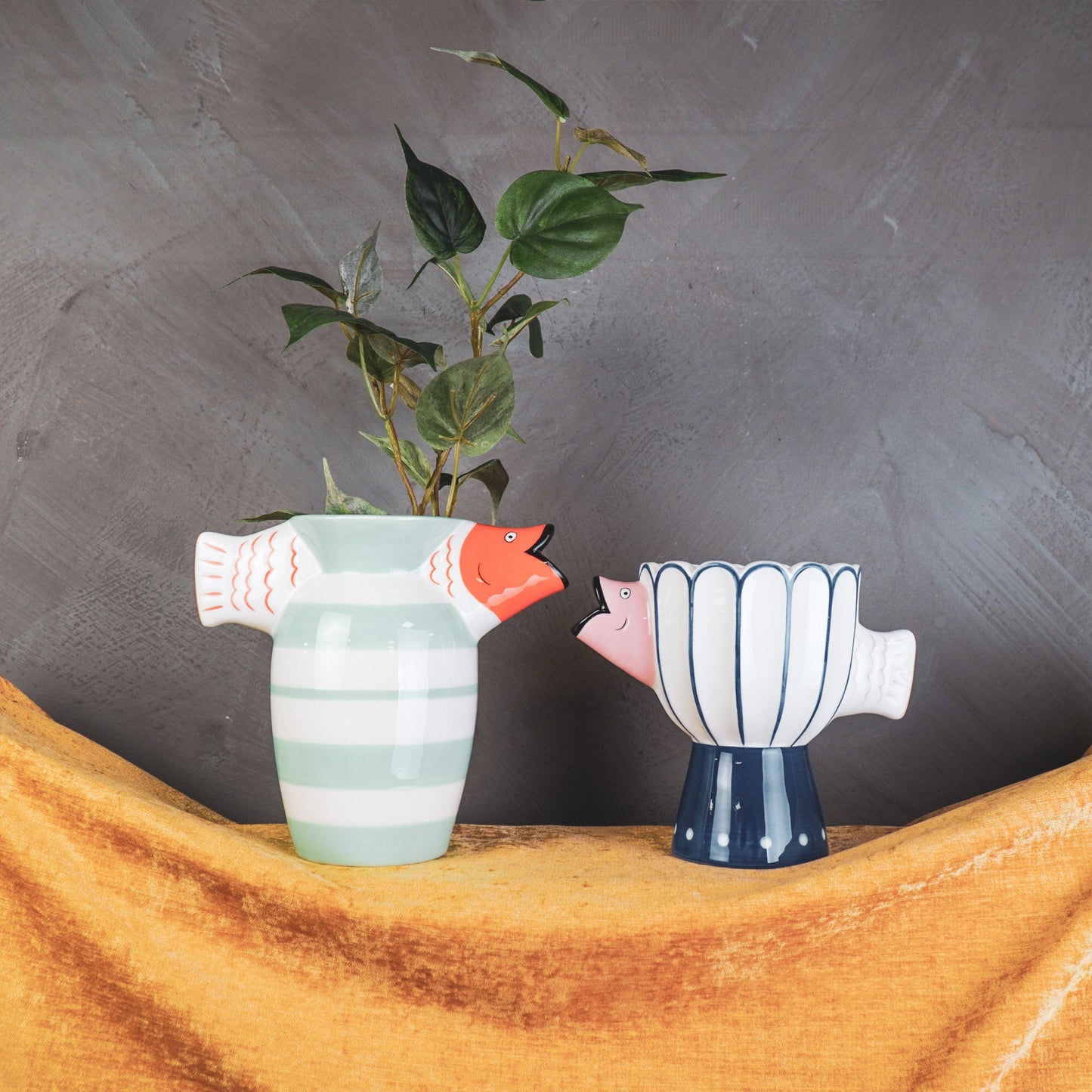 Blush Fish Vaas – Roze/Blauw met Voet
